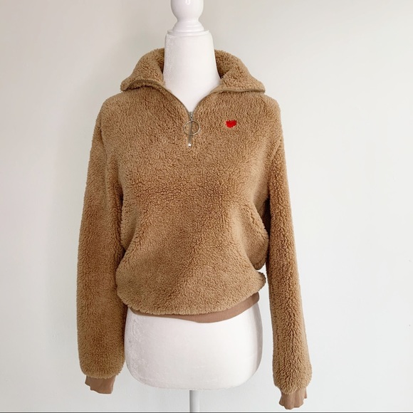 Topshop Tops - ❤️ Topshop Fuzzy Pullover with Heart